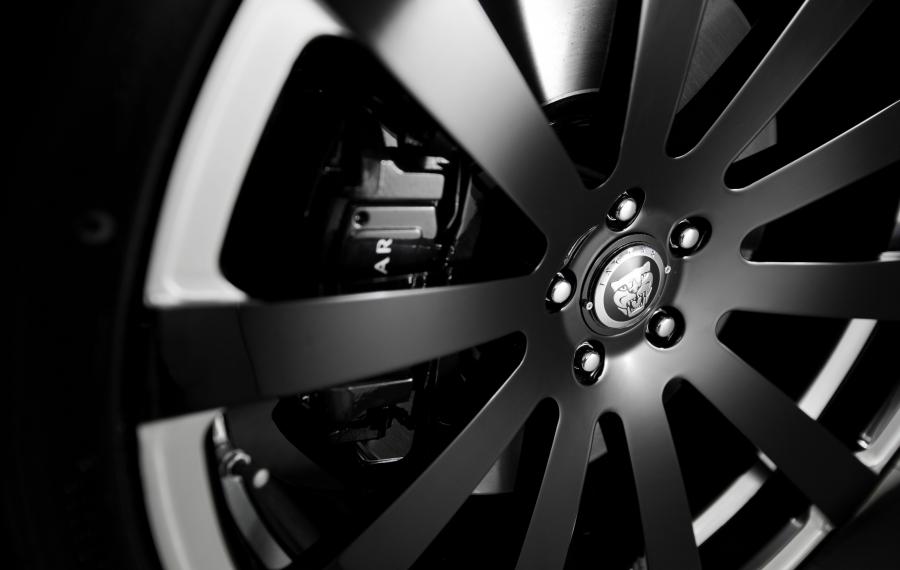  Jaguar XJ75 Platinum Concept 2010 года  (фото 15 из 26)